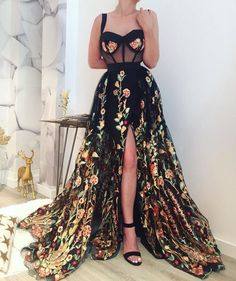 Dress Floral Prints, Trendy Fall Outfits, Gown Wedding, Ball Gown Wedding Dress, Dress Floral, Trending Now, Floral Print Dress