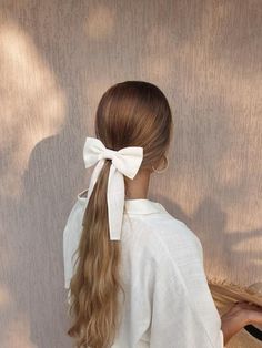 Wedding Short Hair, Volleyball Hair Bows, Easy Trendy Hairstyles, Mode Rose, Fairy Hair, Trendy Hairstyle, Ribbon Hairstyle, Aesthetic Hair, Human Hair Extensions