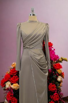 Model Baju Bridesmaid, Hijab Prom Dress, Long Dress Bridesmaid, Model Dress Kebaya, Dress Muslim Modern, Braidsmaid Dresses, Kebaya Modern Dress, Dress Kondangan, Gold Evening Dresses