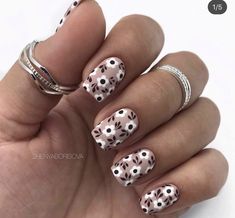 Easy Christmas Nails, Christmas Nails Ideas, Sunny Nails, Trend Nails, City Nails, Nails Trend, Manicure Inspiration, Christmas Nails Easy, Bar Art