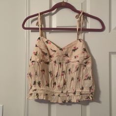 American Eagle Crop Top Adjustable Tie Straps Tapered Bottom To Sit On Waist/Hips New With Tags Cute Cream Tops For Vacation, Beige Floral Print Beach Tops, Beige Floral Print Summer Tops, Summer Beige Floral Print Tops, Cute Beige Summer Tops, American Eagle Crop Top, Purple Tank Top, Tank Top Straps, Green Tank Top