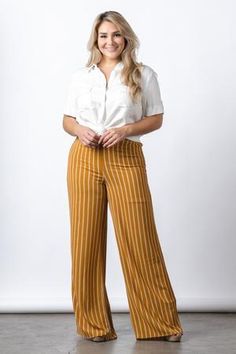 Plus Size Womens Pants Suit, Patterned Palazzo Pants Outfit, Plus Size Structured Outfits, Nuetral Pallete Outfits Plus Size, Plus Size Outfits Feminine, Cool Clothes Plus Size, Plus Size Edgy Office Outfit, Plus Size Dress Pants, Plus Summer Work Outfits