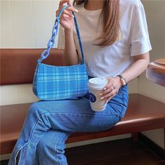 Brand Name: FSISLOVERShape: BaguetteHandbags Type: Shoulder BagsOrigin: CN(Origin)Main Material: CanvasClosure Type: zipperHardness: SOFTExterior: Solid BagStyle: vintageModel Number: G869Lining Material: PolyesterOccasion: VersatileGender: WOMENPattern Type: PlaidNumber of Handles/Straps: SingleInterior: Cell Phone PocketInterior: Interior Zipper PocketDecoration: NONEItem Type: Handbagsspport: Drop shippingFunction: High Quality women shoulder bagFit for: Women/Girl/Lady/Fashion Crossbody BagU Trendy Square Baguette Bag, School Square Baguette Bag, Square Baguette Bag For School, Trendy Rectangular Baguette Bag For Travel, Trendy Rectangular Baguette Bag For Daily Use, Trendy Travel Baguette Bag Rectangular, Trendy Blue Shoulder Baguette Bag, Trendy Blue Baguette Shoulder Bag, Trendy Pouch Baguette Bag For Shopping