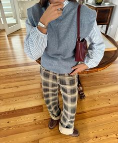 Vest Over Shirt, Burgundy Bag, Over Shirt, Blue Striped Shirt, Autumn Style, Winter Fits, Fashion Board, Clothing Ideas, Winter Dresses