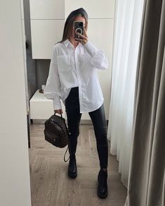 Trendy Outfits With Leggings, Alledaagse Outfit, Bekväma Outfits, Outfit Botas, Mode Ulzzang, Look Legging, Mode Grunge, Legging Outfits