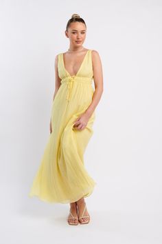 Kylin V-Neck Tied Bust Maxi Dress Lemon by Selfie Leslie Senior Outfits, Selfie Leslie, Yellow Bridesmaid Dresses, Coffee Dates, Yellow Bridesmaids, Veil Hairstyles, Farmers Markets, Dress Inspo, Iron Material