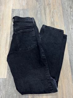 Brand: ABERCROMBIE AND FITCH Style: JEANS STRAIGHT Color: BLACK DENIM Size: 2/26SKU: 137-137189-24805 CONDITION: GENTLY USED Black High Rise Jeans For Everyday, Everyday Black High Rise Jeans, Fitted Washed Black Jeans With Pockets, Black Relaxed Fit Jeans With Pockets, Black Relaxed Fit Denim Jeans, Black High Rise Relaxed Fit Jeans, Edgy Black Rigid Denim Jeans, Black High Rise Jeans For Streetwear, Black Relaxed Fit Jeans For Spring