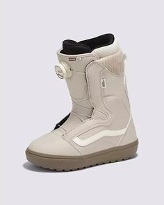 Womens Encore OG Snowboard Boot Beige Vans, Park Street, Vans Store, Street Performance, Vans Logo, Boots White, Vans Style, Comfortable Boots, Snowboard Boots