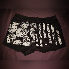 Size 3 Blackheart Shorts, Brand New With No Tags, I Got Then Off Posh Put Them On And They Are Too Big On Me, I Sealed Them Up Immediately After. Emo Shorts Outfit, Emo Shorts, Skull Shorts, Gothic Shorts, Buy List, Shorts Outfit, Gothic Style, Gothic Fashion, Short Outfits