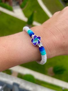 Hawaiian flower blue ombre handmade clay based bracelet Hawaiin Flowers, Hawaiian Bracelets, Hawaiian Flower, Clay Bracelet, Flower Blue, Hawaiian Flowers, Handmade Clay, Flower Bracelet, Blue Ombre