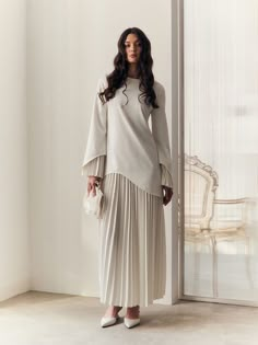 Maxi dress with pleated details :: LICHI - Online fashion store Pleated Maxi Skirt Outfit, Outfit Modest, Pleated Skirt Outfit, Modest Casual Outfits, White Long Skirt, Pleated Skirt Dress, Maxi Skirt Outfits, Dresses Casual Winter, Pleated Long Skirt