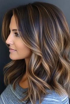 I will share 15 highlight ideas that are perfect for girls looking to refresh their look.Highlights can add depth and dimension to your hair, #highlightsbrownhair Smudge Root Highlights, Medium Length Dimensional Brunette, Caramel Beige Highlights, Brunette Hair Color Inspiration, Best Highlights For Brunettes, Brunette Hair Dimension Highlights, Brown With Minimal Highlights, Go Back To Natural Hair Color, Highlight For Brunettes