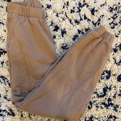 Brown Comfy Xs Never Worn Hollister Sweatpants, Hollister Pants, Tan Brown, Track Pants, Hollister, Pant Jumpsuit, Sweatpants, Pants For Women, Track