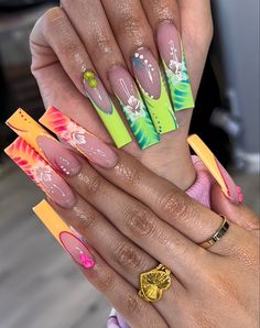 Bright Long Summer Acrylic Nails, Long Summer Nail Ideas, Boho Acrylic Nails Design, Summer Set Nails, Vacation Nail Set, Caribana Nails, Summer Nails Square Long, Bright Nails Designs, Jamaica Inspired Nails