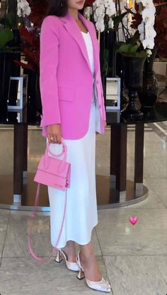 Fashion Outfits Summer, Bright Colored Outfits, Estilo Hijab, Mode Zara, Look Plus Size, Swag Girl Style, Pink Outfit