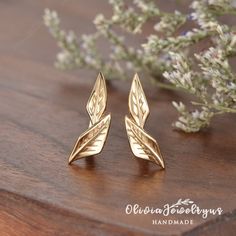 Leaf Earrings Sterling Silver Yellow Gold Marquise Leafy Jewelry Studs Cluster Earrings Stud Bridesmaid Earrings FloralSummer Push Back ▶ Earring Details: ※Metal: Sterling Silver or 10K, 14K, 18K Solid Gold (Rose, White, or Yellow) ❤EXPLORE MY SHOP❤ https://www.etsy.com/shop/oliviajewelryus ▶Tips: ※ I accept returns and exchanges for normal orders. All returns are now eligible for a full refund! ※Material: As for material options - 14KW means 14k White Gold, and 14KY means Yellow Gold, 14KR mean Leaf-shaped Wedding Jewelry For Pierced Ears, Handmade Gold Earrings For Bridesmaid Gift, Handmade Gold Earrings For Bridesmaids, Leaf-shaped Wedding Jewelry With Matching Earrings, Cluster Earrings Studs, Earrings Stud, Cluster Earrings, Christmas Collection, Bridesmaid Earrings