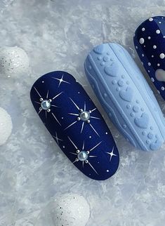 Winter Vibe Nails, Cristhmas Nails, Blue Xmas Nails, Winter Nails Blue, Christmas Nails Blue, Blue Winter Nails, Art Inspiration Creative, Creative Tattoo Ideas, Blue Christmas Nails