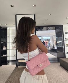 Pink Bags Outfit, Pink Chanel Bag, Chanel Bag Outfit, Luxury Bags Collection, Malibu Barbie, Pink Chanel, Chanel Purse, Pink Girly Things, Miss Dior