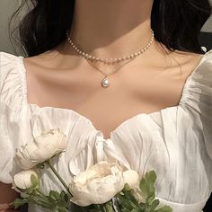 Simple Pearl Pendant, Elegant Wedding Jewelry, Long Pearl Necklaces, Fashion Beads, Coin Pendant Necklace, Pearl Choker Necklace, Trendy Necklaces, Chain Choker Necklace, Pearl Pendant Necklace