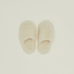 Cute Slippers Women, Alpaca Slippers, Slippers White, Bunny Slippers, Fluffy Slippers, Thanksgiving Sale, Cute Slippers, Nyc Life, Fall 24