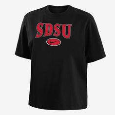 Made with soft cotton, this roomy San Diego State tee gives you a relaxed look without feeling too oversized and lets your cheer on your school in comfort. Casual Cropped T-shirt With Letter Print For College, Nike Black T-shirt For Game Day, Black T-shirt With Letter Print For College, Black Sporty Tops With University Logo, Nike Black Collegiate T-shirt, Basic Black T-shirt For College, Black College Tops With University Logo, Casual Nike T-shirt For College, Oversized Nike Graphic Print T-shirt