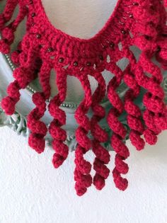 Red Crochet, Statement Collar Necklace, Neck Accessories, Handmade Scarves, Red Necklace, Beaded Collar, Beaded Statement Necklace, Necklace Unique, Hand Felted