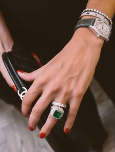 خواتم خطوبة, Princess Cut Ring, Bijoux Art Nouveau, Chanel Clutch, Princess Cut Rings, Fabulous Jewelry, Jewelry Inspo, Dream Jewelry