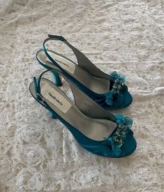 For a Wedding in front of the ocean!  EVERY SHOES ORDER IS HAND EMBELLISHED IN ORDER OF ARRIVAL THEREFORE,  SHOES CAN NOT BE RETURNED OR EXCHANGED; PLEASE CONFIRM YOUR SIZE FOR THESE SHOES WITH MEASURING FEET LENGHT GUIDE,PLEASE CONTACT ME FOR SIZE CHART OR ANY HELP.  I will try with the best of my abilities to help you have a very pleasant shopping experience. For the Bride or anyone who loves unique specially handmade shoes! *TO SEE THE ACTUAL COLOR FOR THESE SHOES, OR ANY COLOR  PLEASE BUY A Embellished Slingback Heels For Wedding, Peacock Heels, Teal Flats, Teal Sandals, Reception Shoes, Seattle Trip, Teal Heels, Flowers Beads, Clutch Bag Wedding