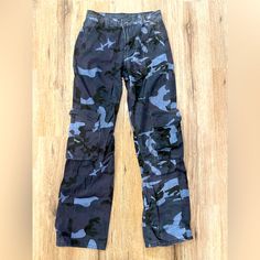 Blue Camouflage Cargo Pants Never Worn Nwot Great Condition Blue Camo Cargo Pants, Camo Cargo Pants Outfit, Billie Concert, Army Cargo Pants, Camouflage Cargo Pants, Army Pants, Purple Camo, Cargo Pants Outfit, Blue Joggers