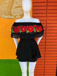 Mexican blouse, peasant blouse, handmade blouse, embroidered black blouse, off-the-shoulder blouse ideal for a Mexican party Handmade blouse Machine embroidered blouse 100% cotton blanket fabric, one size fits the person either (S-M-L -XL ) Black Peasant Top For Festival, Summer Festival Off-shoulder Blouse, Black Peasant Blouse With Floral Embroidery, Black Embroidered Summer Blouse, Summer Embroidered Off-shoulder Blouse, Embroidered Off-shoulder Blouse For Summer, Black Folk Style Peasant Top, Black Embroidered Peasant Top, Traditional Black Peasant Top For Spring