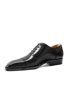 Step into sophistication with our elegant Square Toe carved British leather business shoes. Crafted from the finest first layer cowskin, these shoes feature a solid pattern and a square toe shape for a timeless and polished look. With a genuine leather lining and a rubber outsole for added comfort and durability, these lace-up shoes are perfect for any business occasion. Elevate your style and make a lasting impression with our exquisite leather business shoes. Elegant Leather Lace-up Shoes With Square Toe, Elegant Wingtip Leather Shoes For Business, Elegant Pointed Toe Leather Shoes For Business Meetings, Elegant Wingtip Dress Shoes For Business, Elegant Leather Shoes With Pointed Toe For Business Meetings, Elegant Brogue Leather Shoes For Business, Elegant Lace-up Cap Toe Shoes With Leather Lining, Elegant Leather Brogue Shoes For Business, Elegant Business Lace-up Shoes With Goodyear Welting