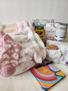 Cancer Care Gift Box🎁 Thinking of You💕 Comfort and Support🎗 This gift box will encourage and comfort the recipient This box includes: ❤  Soft plush blanket/throw - stay warm from side effects of chemo or being in a cold infusion center or hospital  🧡   Warmies Neck Wrap- microwaveable French lavender and organic to provide comfort and wellness for warmth and anxiety  💛 Insulated tumbler/bottle to keep drink cool to help keep hydrated 💚   Adult coloring book and colored pencils to pass time Sick Basket, Chemo Care Package For Women, Chemo Care Package, Chemo Care, Tumbler Bottle, Gift Baskets For Women, Hospital Gifts, Friend Love, Sharpie Pens