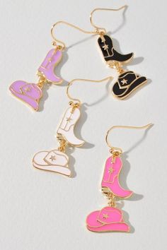 Western themed cowboy earrings in lavender with a cowboy hat and a cowboy boot design Western Style Jewelry For Summer Gift, Western Style Summer Jewelry For Gift, Western Style Summer Jewelry As A Gift, Western Style Earrings For Gifts, Coyboy Hat, Cowboy Earrings, Cowboy Boot Earrings, Boot Earrings, Pink Cowboy Hat