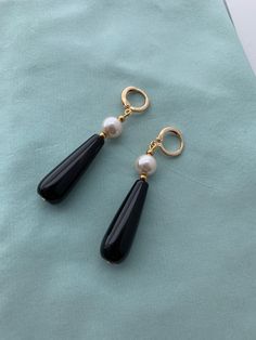 "BLACK Agate Long Teardrops, Regency Reproduction, 16k gold plated brass, reproduction historic, black agate Gothic historic earrings These natural and stunning real natural stone BLACK AGATE Teardrop earrings were inspired by extant examples of the era, and work beautifully for multiple historic eras, Georgian, Regency and Victorian! Also great for 1920's-1930's. This listing is for a pair of reproduction historic real Black Agate Teardrop stones in a lovely black paired with glass Swarovski pe Classic Black Single Earring, Antique Black Earrings For Formal Occasions, Classic Black Pearl Drop Earrings, Black Pearl Drop Earrings For Formal Events, Black Pearl Drop Earrings For Formal Occasions, Black Pearl Drop Earrings For Evening, Antique Black Drop Earrings, Antique Black Dangle Jewelry, Black Antique Drop Earrings