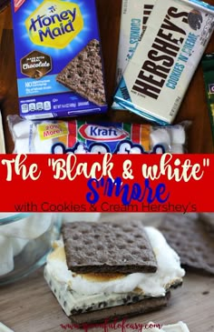 the black and white sandwich is made with cookies, cream cheese and graham's