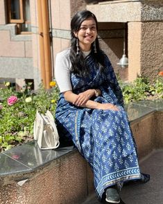 Female Ias Officers In Saree, Ias Officer Saree Look, Ias Interview Saree Look, Upsc Interview Saree, Casual Saree Look For Office, Saree Fairwell, Ias Officers Women Saree, Office Wear Saree Indian, Professional Saree Look