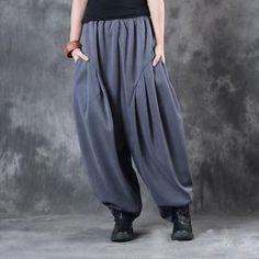 Loose-Fitting Designer Harem Pants Womans Black Balloon Pants in Black One Size - Morimiss.com Red Wide Leg Pants, Loose Dresses, Balloon Pants, Black Wide Leg Pants, Baggy Trousers, Big Pockets, Casual Wide Leg Pants, Gray Pants, Plus Size Coats