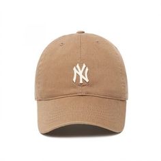 the new york yankees'47 clean baseball cap in khaki with white logo