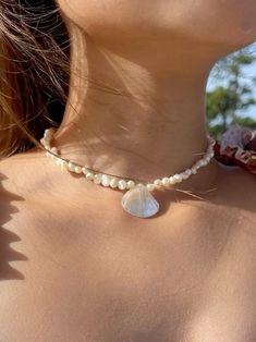 Pearl Beach Aesthetic, Aesthetic Summer Necklace, Aesthetic Beach Accessories, Bohemian Beaded Necklace, Mermaid Bead Necklace, Beaded Jewelry Beach, Beach Vibe Necklaces, Beach Diy Jewelry, Beach Jwellery