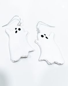 Halloween earrings! Spooky White Earrings For Halloween, Spooky White Earrings For Party, White Spooky Earrings For Party, Spooky Halloween Jewelry For Costume Party, Spooky Halloween Costume Party Jewelry, White Drop Earrings For Halloween, White Dangle Jewelry For Halloween, Spooky White Halloween Jewelry, Spooky Halloween Party Jewelry