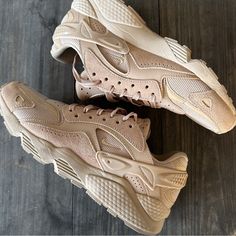 Size: 8 Men’s / 9.5 Women’s Color: Hemp/Sesame Style: Dz3306-200 Worn A Couple Times, But They Run A Half Size Small. Please Make Sure You Calculate Sizing Accurately. Sold As Is. No Refunds. No Exchanges. #Nike #Huarache #Trainers #Lifestyle Shoes Nike Air, Nike Air Huarache, Air Huarache, Gift List, Nike Huarache, Nike Men, Nike Shoes, Nike Air, Lounge Wear