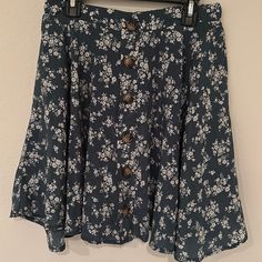 Green Floral Skirt Completely New Never Been Worn Nwot Color Doesn't Show Up Correctly In Photos It's More Like A Dark Rich Forest Green Length About 17 Inches Waist About 13.5 Inches Size S Super Cute And Flowy And Really Comfy No Damage, Rips Or Stains From A Smoke Free And Pet Free Clean Household Reasonable Offers Are Welcome :) Feel Free To Ask Me Questions Below Green Floral Skirt, Ask Me Questions, Show Up, Ask Me, Forest Green, Floral Skirt, Dark Green, Womens Skirt, Super Cute