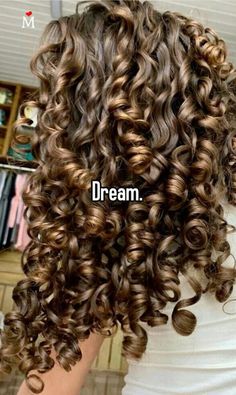 (Mine, repost w creds) 8/9/24 #whisper #whispers #curlyhair Hair Tinsel Natural Curly Hair, Curly Volume Hair, Super Curly Hair, Frizzy Curly Hair, Curly Hair Types, Beautiful Curly Hair