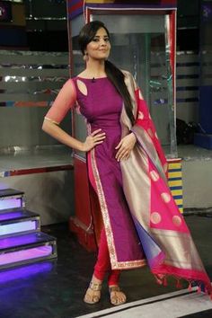 Anasuya Bharadwaj, Mode Rose, Kurta Neck Design