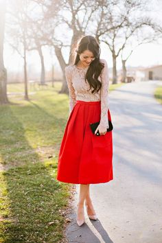 20 Stylish Wedding Guest Looks We’re Pinning Right Now - Wedding Party Rok Midi, Vetements Clothing, Looks Pinterest, Outfits Dressy, Fashionable Dress, Dress Christmas, Wedding Guest Looks, Christmas Outfits, Red Skirt