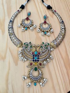 Hasli Necklace, Silver Anklets Designs, Kalamkari Sarees, Anklet Designs, German Silver Jewelry, Bead Embroidery Jewelry, Festival Jewelry