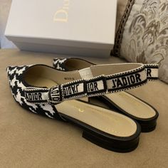 1:1 REPLICA SHOESPRODUCT DETAILSIncludes Shipping bags, dustbag sleeper, care manual, booklet, and tag. Slingback Pump, Black Pumps, Salvatore Ferragamo Flats, Laos, Cambodia, Caribbean Netherlands, Brunei, Mens Flip Flop, Clutch Bag