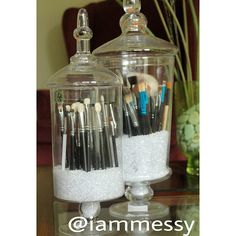 Dust free brush storage...bought the jars/vases from Marshalls and the crystals from Michaels! Visit my page on instagram @ iammessy for more beauty tips! Marshall Makeup, Makeup Holders, Eyelash Tech, Organization Vanity, Spooky Diy, Mirror Makeover, Nice Face