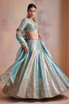 Ivory Mirror, Draping Styles, Mirror Work Lehenga, Pengantin India, Lehenga Designs Simple, Blue Lehenga, Indian Dresses Traditional, Indian Wedding Wear