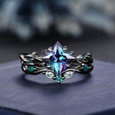 Cute Engagement Rings, Alexandrite Ring, Magical Jewelry, Fairytale Dress, Schwarz Gold, June Birthstone, Fancy Jewelry, Proposal Ring, Cute Rings